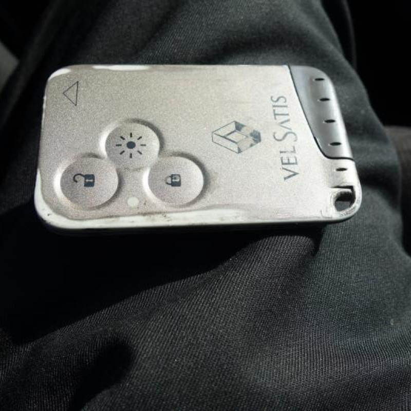 Attache ceinture arriere gauche RENAULT VEL SATIS Photo n°12