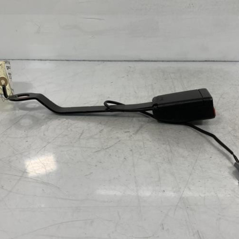 Attache ceinture avant gauche RENAULT CLIO 4 Photo n°1
