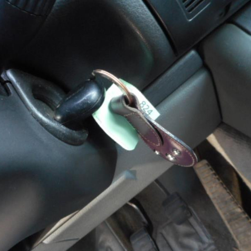 Attache ceinture arriere droit RENAULT SAFRANE Photo n°10