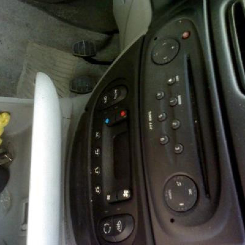 Crosse arriere droit RENAULT SCENIC 1 Photo n°7