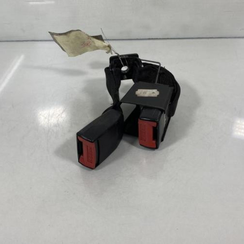 Attache ceinture arriere gauche RENAULT MEGANE 1 Photo n°1