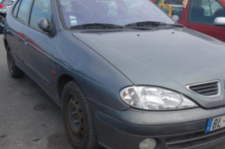 Attache ceinture arriere gauche RENAULT MEGANE 1