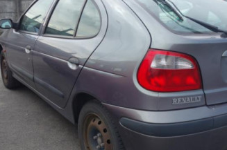 Attache ceinture arriere gauche RENAULT MEGANE 1
