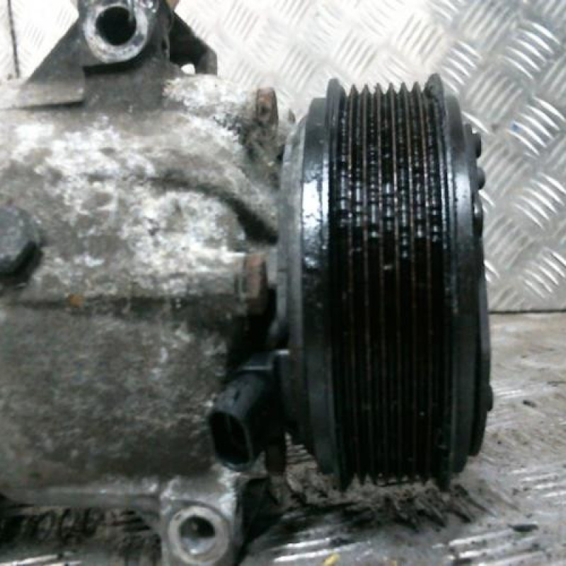 Compresseur clim RENAULT LAGUNA 2 Photo n°2