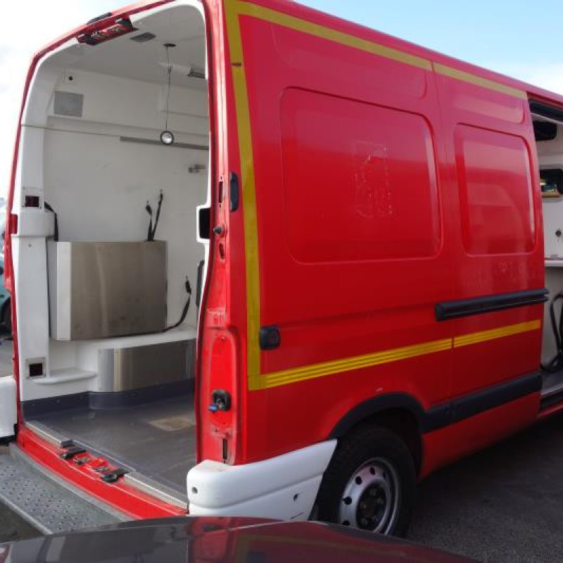 Crosse arriere droit RENAULT MASTER 2 Photo n°5