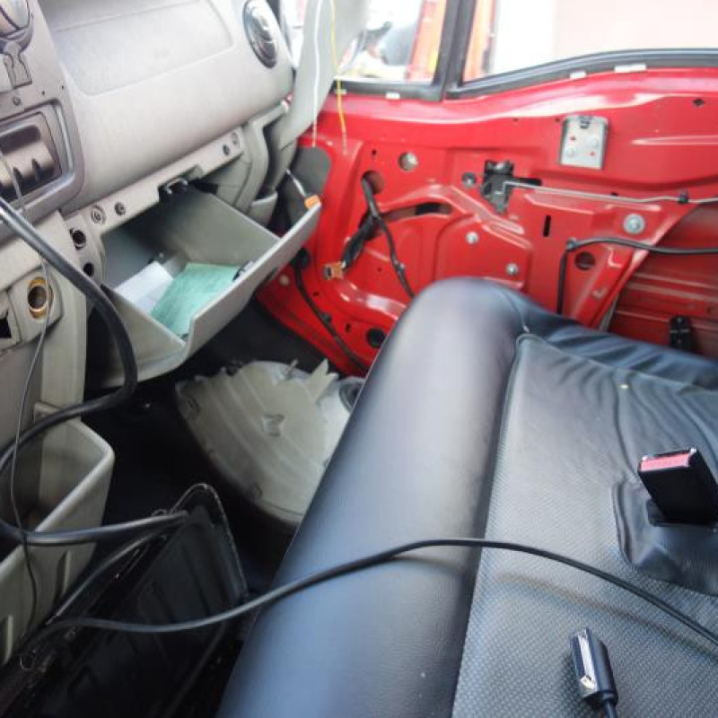 Crosse arriere droit RENAULT MASTER 2 Photo n°9