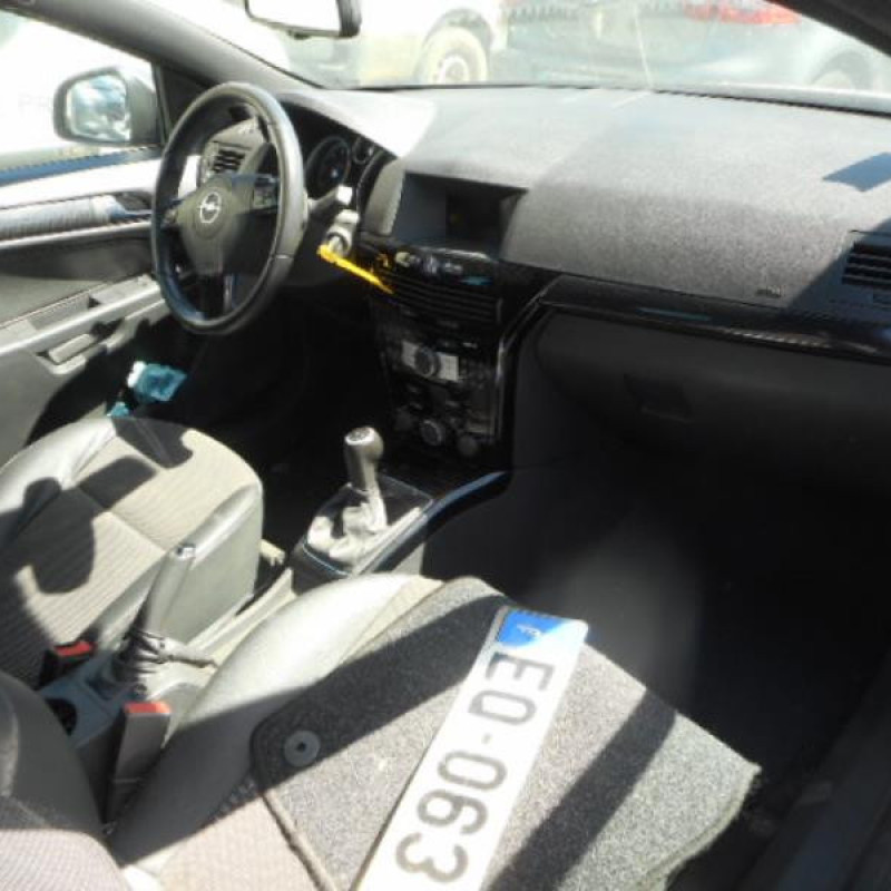 Ceinture arriere gauche OPEL ASTRA H Photo n°8