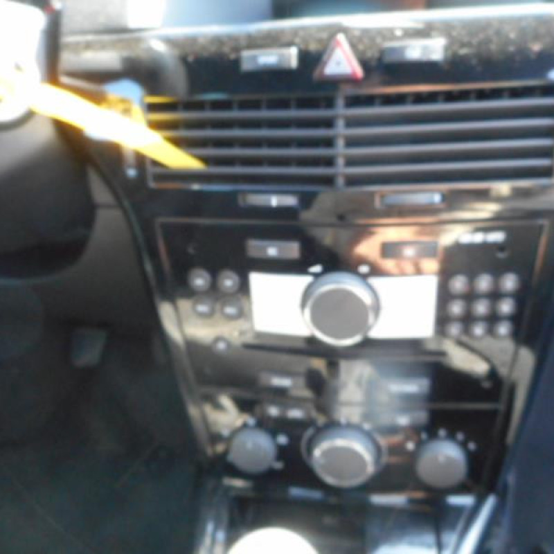 Ceinture arriere gauche OPEL ASTRA H Photo n°9