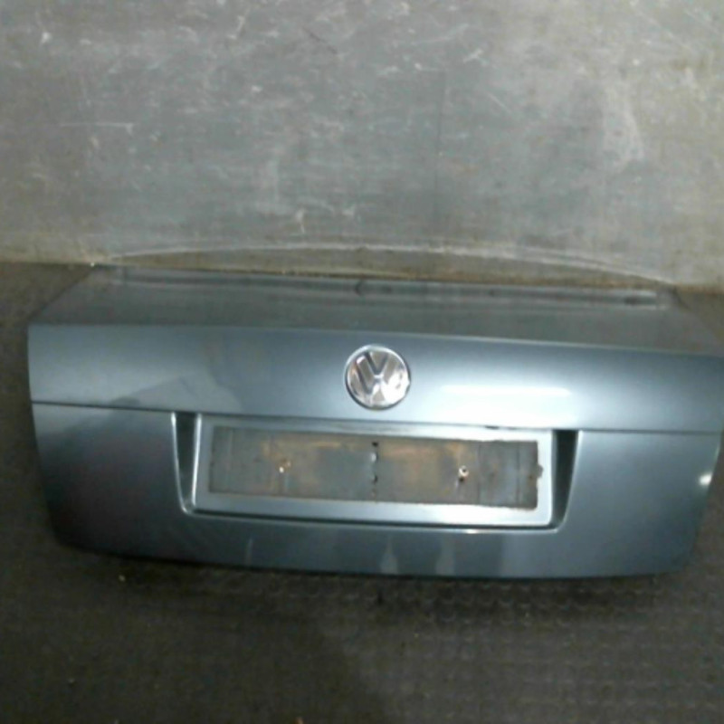 Malle/Hayon arriere VOLKSWAGEN PASSAT 4 Photo n°1