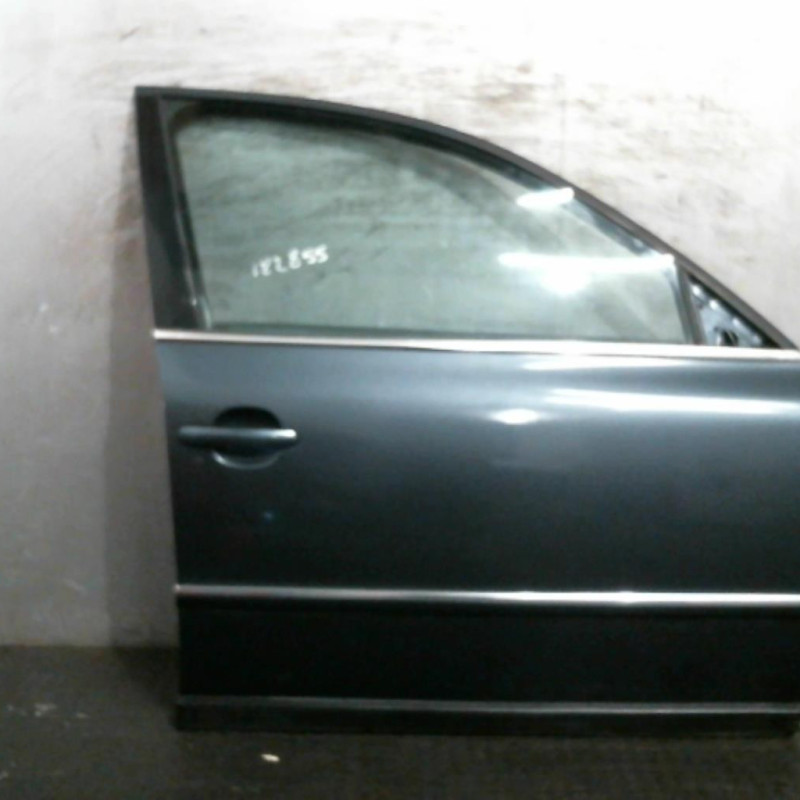 Porte avant droit VOLKSWAGEN PASSAT 4 Photo n°1