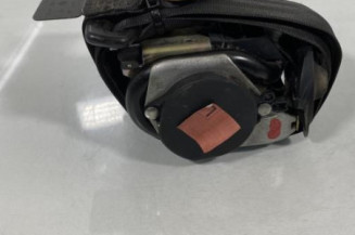 Pretensionneur de ceinture avant gauche VOLKSWAGEN PASSAT 4