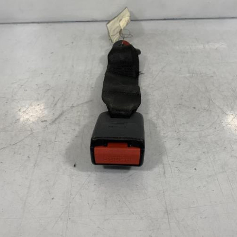 Attache ceinture arriere droit PEUGEOT 206+ Photo n°1