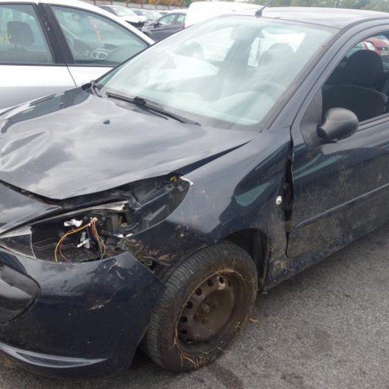 Attache ceinture arriere droit PEUGEOT 206+ Photo n°4