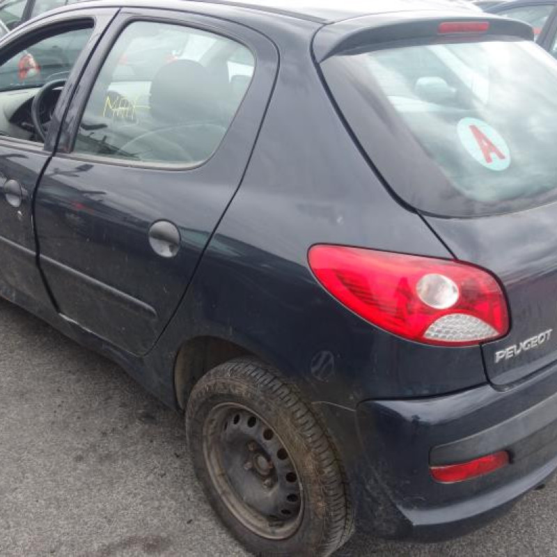 Attache ceinture arriere droit PEUGEOT 206+ Photo n°7