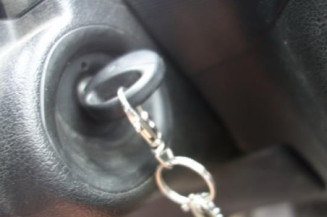 Attache ceinture arriere droit PEUGEOT 206+