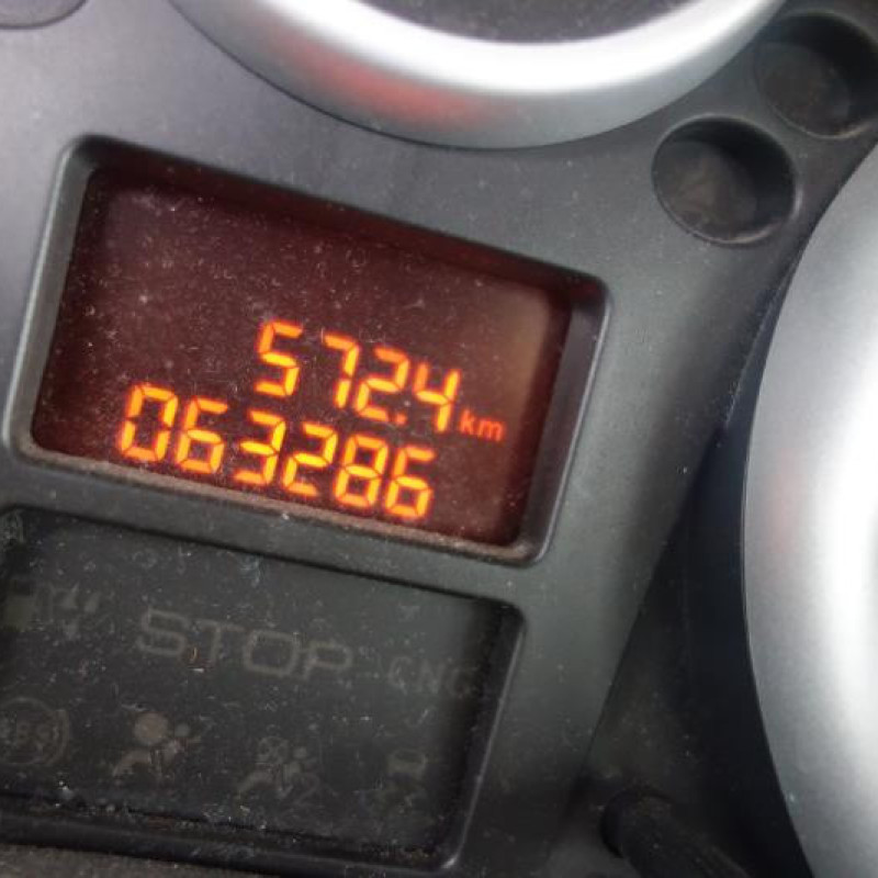 Attache ceinture arriere droit PEUGEOT 206+ Photo n°11