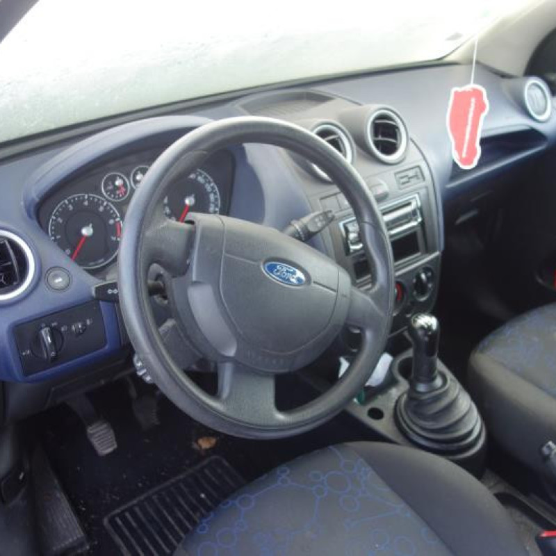 Malle/Hayon arriere FORD FIESTA 5 Photo n°7
