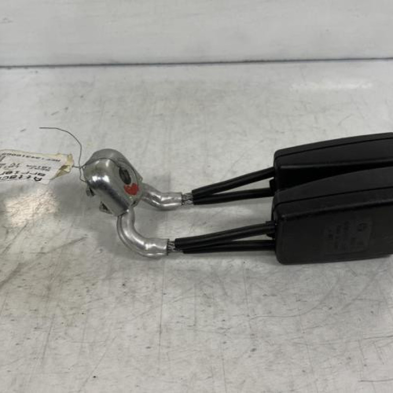 Attache ceinture arriere gauche SEAT IBIZA 4 Photo n°3