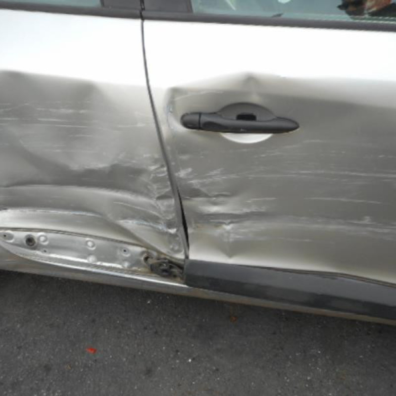 Pretensionneur de ceinture arriere gauche RENAULT MEGANE 3 Photo n°6