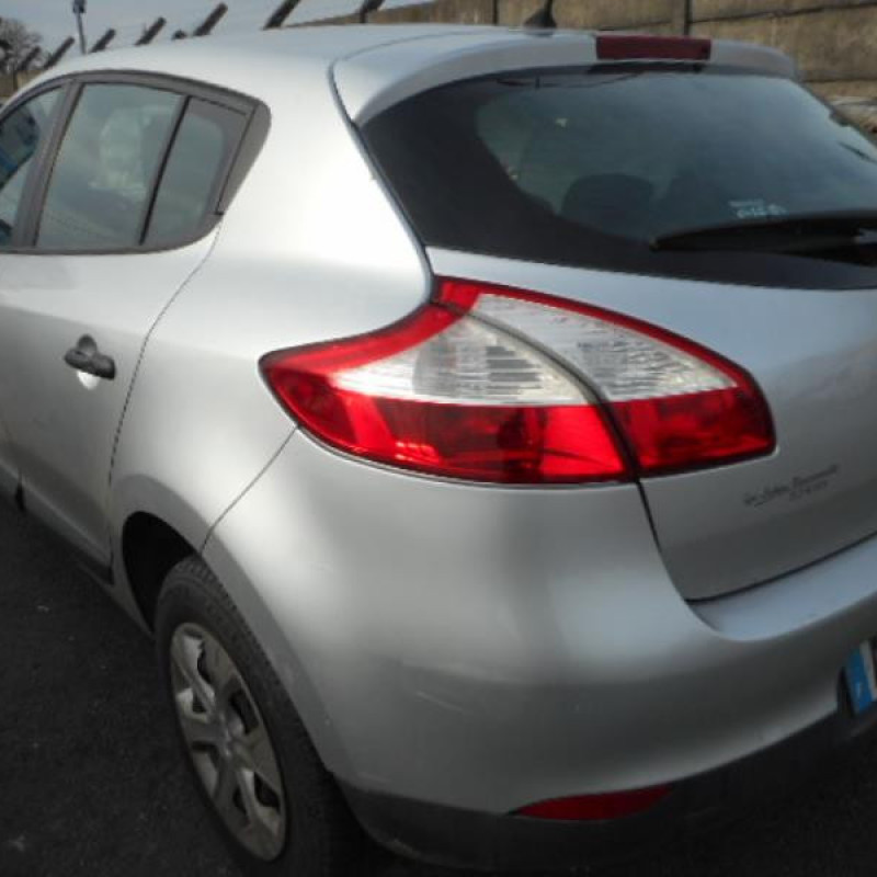 Pretensionneur de ceinture arriere gauche RENAULT MEGANE 3 Photo n°8