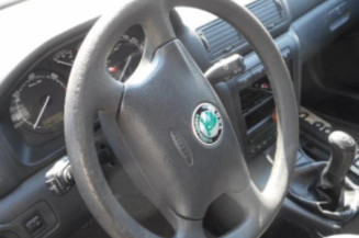 Feu arriere principal droit (feux) SKODA OCTAVIA 1