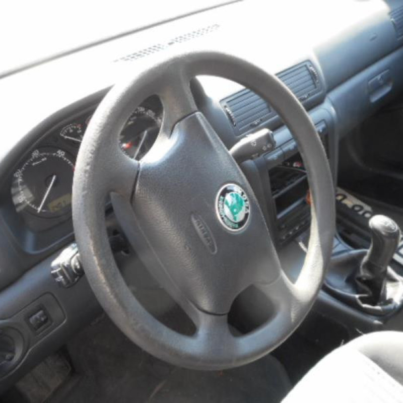 Feu arriere principal droit (feux) SKODA OCTAVIA 1 Photo n°8