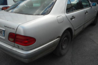 Pretensionneur de ceinture avant gauche MERCEDES CLASSE E 210