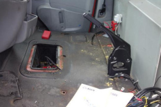 Crosse arriere droit RENAULT MASTER 2