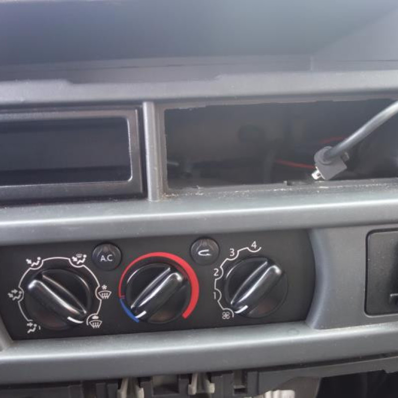 Crosse arriere droit RENAULT MASTER 2 Photo n°12