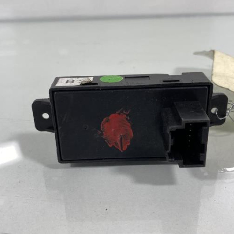 Interrupteur de leve vitre avant droit OPEL ANTARA Photo n°3