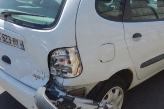 Pretensionneur de ceinture avant droit RENAULT SCENIC 1