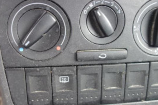 Pretensionneur de ceinture avant gauche VOLKSWAGEN POLO 3