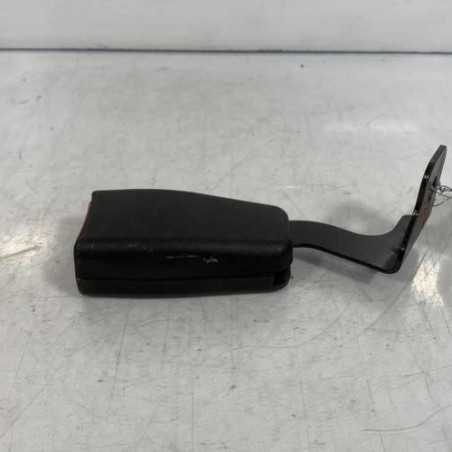 Attache ceinture arriere gauche HYUNDAI COUPE 2 Photo n°1