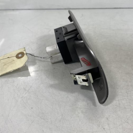 Interrupteur de leve vitre avant droit HYUNDAI COUPE 2