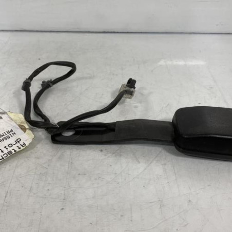 Attache ceinture avant droit NISSAN PRIMERA 4 Photo n°1