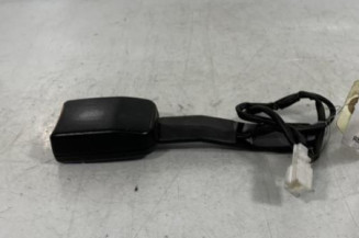 Attache ceinture avant gauche NISSAN PRIMERA 4