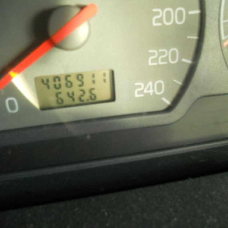 Trappe d'essence VOLVO V 40 1 Photo n°10