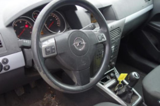 Ceinture arriere gauche OPEL ASTRA H