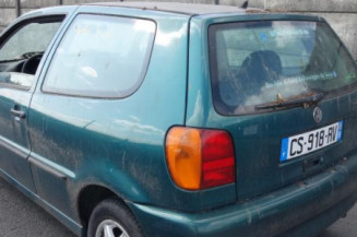 Serrure avant droit VOLKSWAGEN POLO 3
