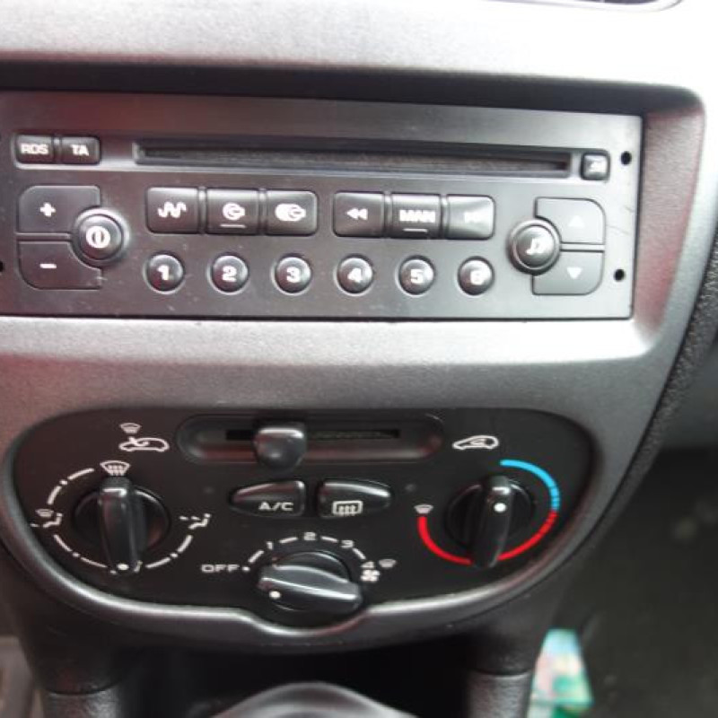 Boite a gants PEUGEOT 206 Photo n°8