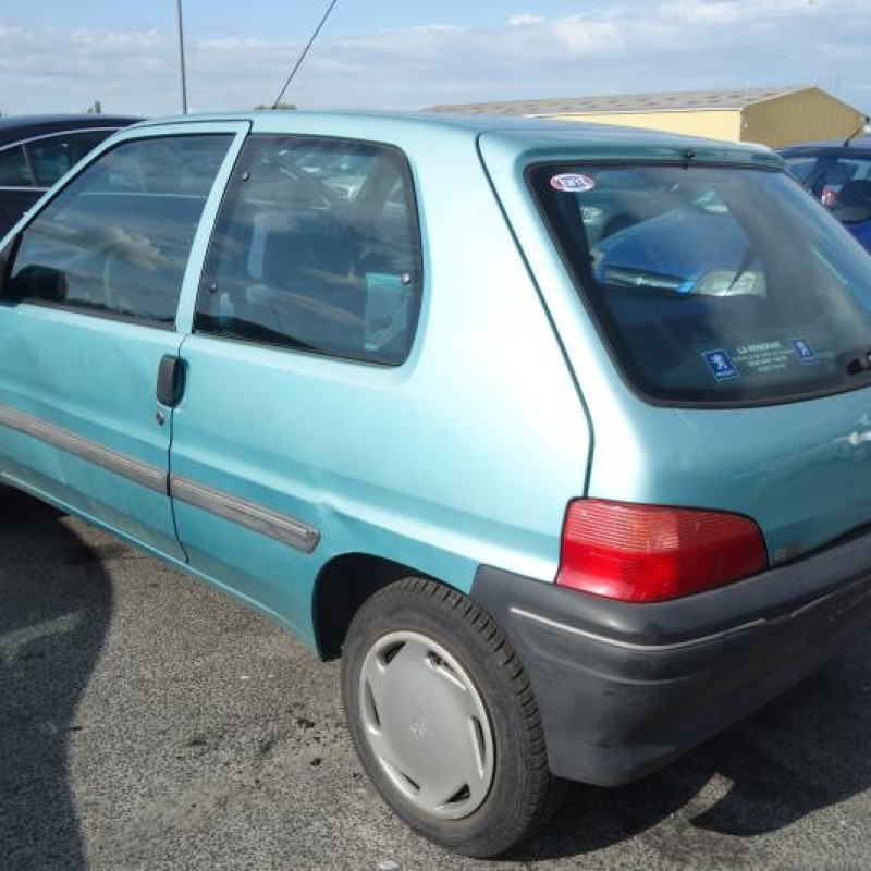 Aile avant droit PEUGEOT 106 Photo n°4
