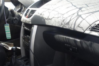 Pretensionneur de ceinture avant droit PEUGEOT 207