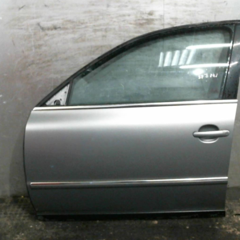 Porte avant gauche VOLKSWAGEN PASSAT 4 Photo n°1