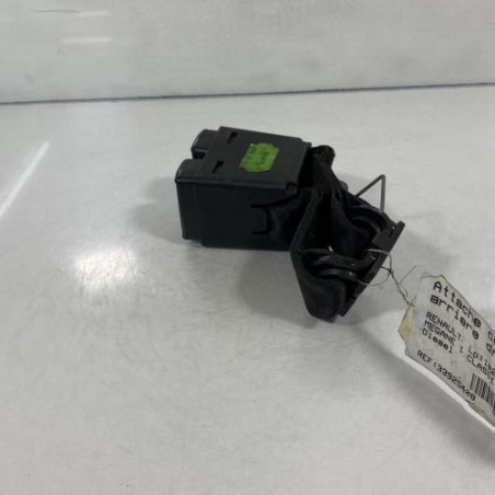 Attache ceinture arriere droit RENAULT MEGANE 1