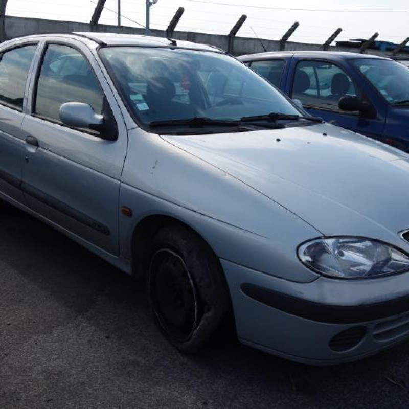 Pretensionneur de ceinture avant droit RENAULT MEGANE 1 Photo n°5