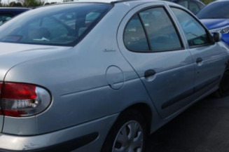 Pretensionneur de ceinture avant droit RENAULT MEGANE 1