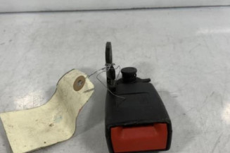 Attache ceinture arriere droit OPEL CORSA D