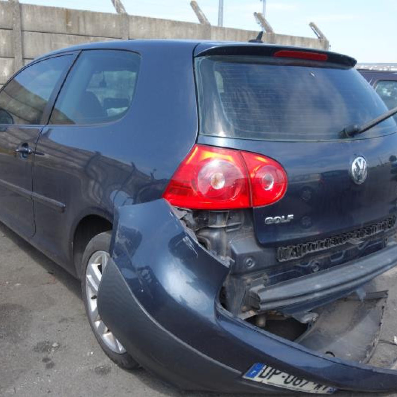 Feu arriere secondaire gauche (feux) VOLKSWAGEN GOLF 5 Photo n°6