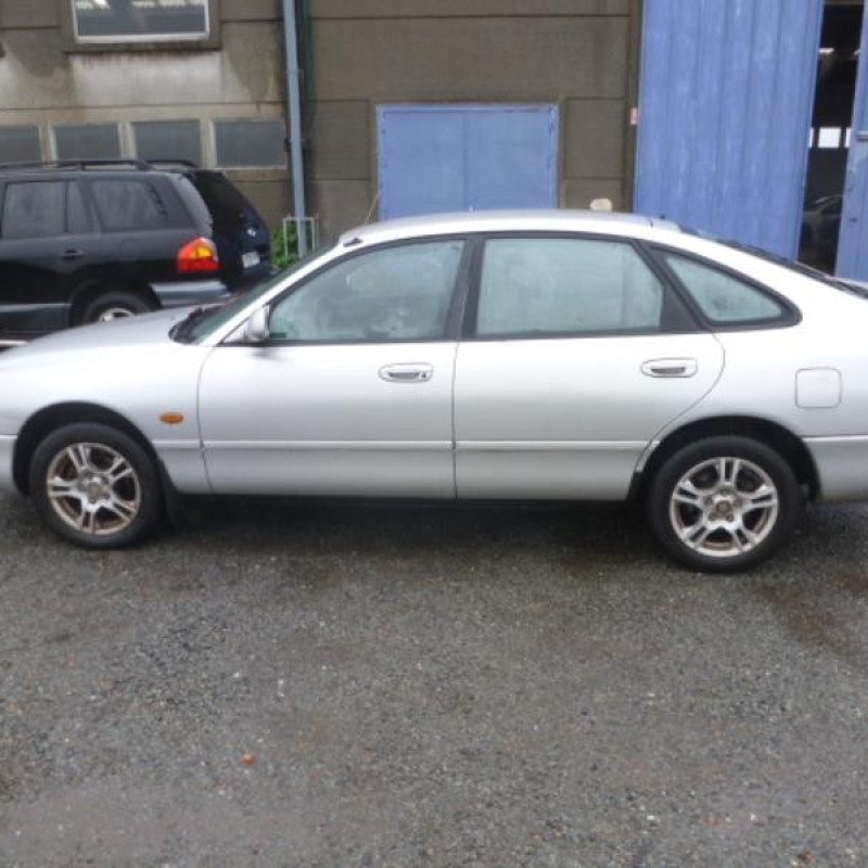 Malle/Hayon arriere MAZDA 626 3 Photo n°4