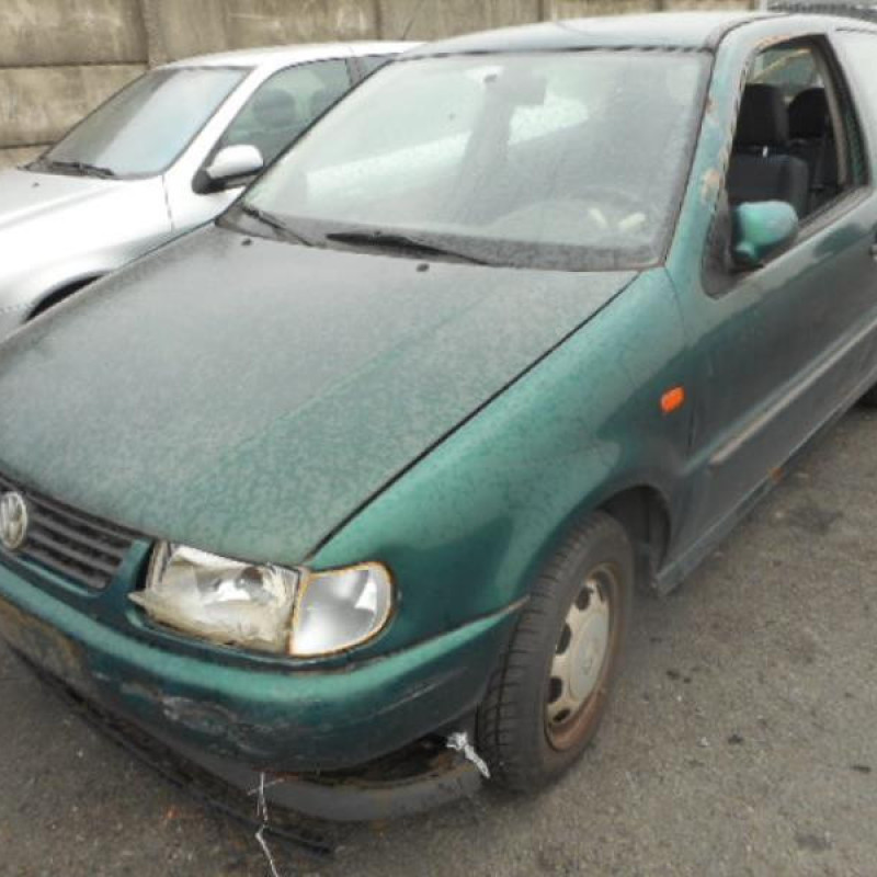 Pretensionneur de ceinture avant droit VOLKSWAGEN POLO 3 Photo n°4
